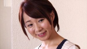 愛してるあなたへ。本当は… ～お隣の旦那さんに慰めてもらってるの～ 成宮いろは